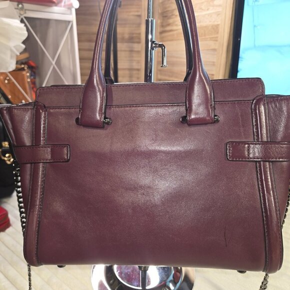 Coach Swagger - Picture 4 of 7